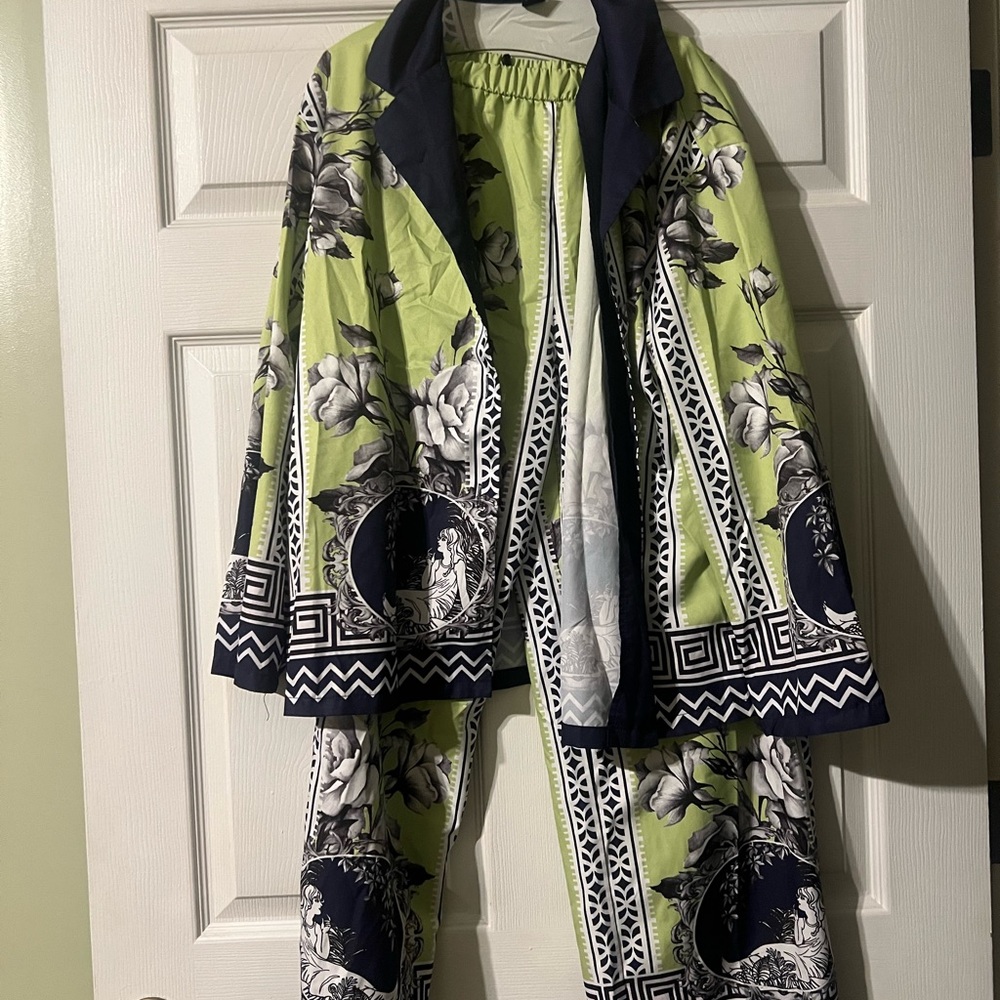 Floral Print Pajama Set - Green and Black